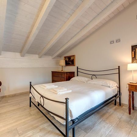 Villa La Corte With Amazing Pool And Garden Colico Exterior foto