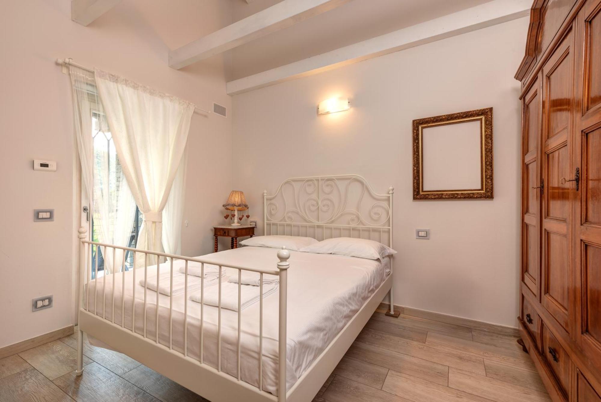 Villa La Corte With Amazing Pool And Garden Colico Exterior foto