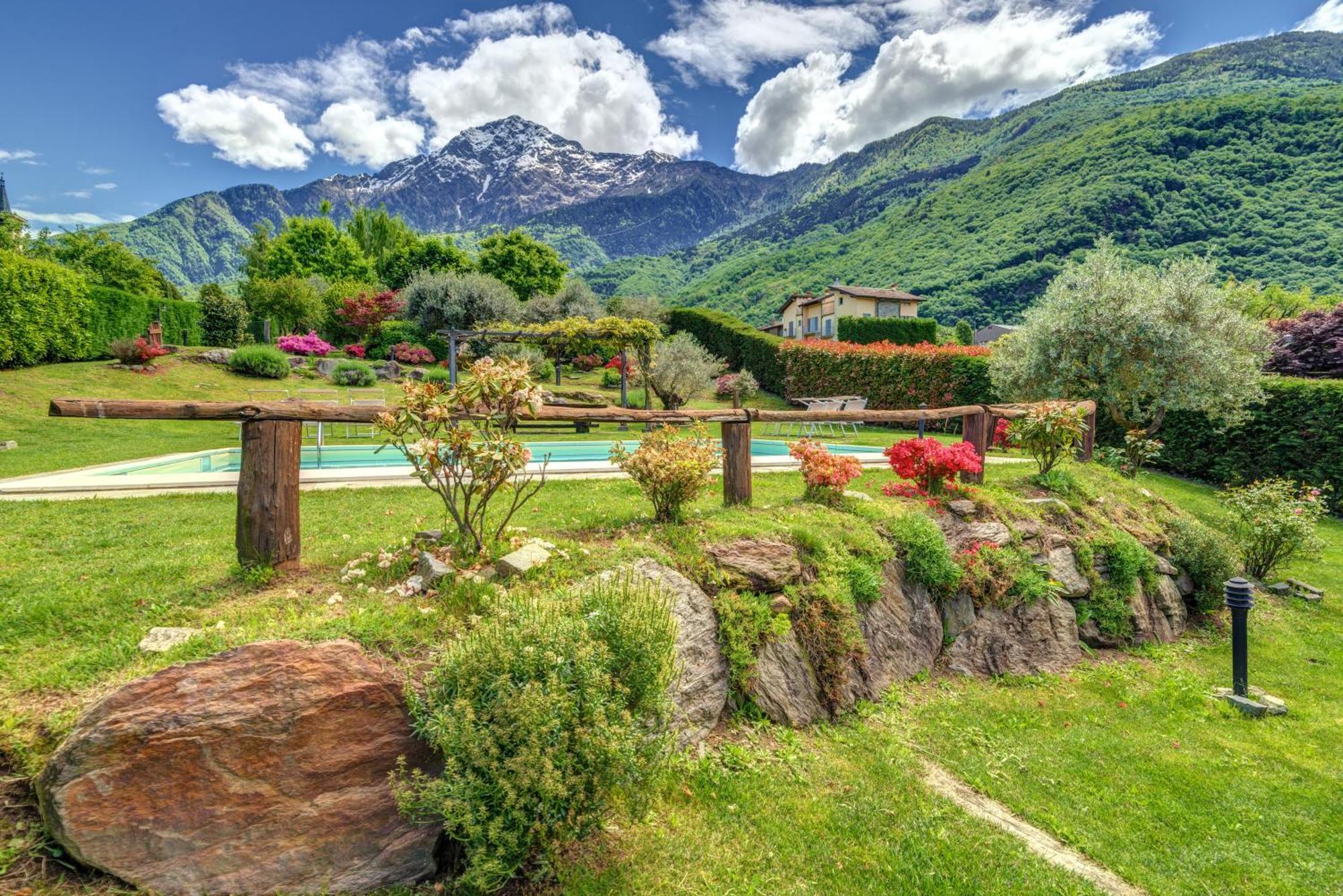 Villa La Corte With Amazing Pool And Garden Colico Exterior foto